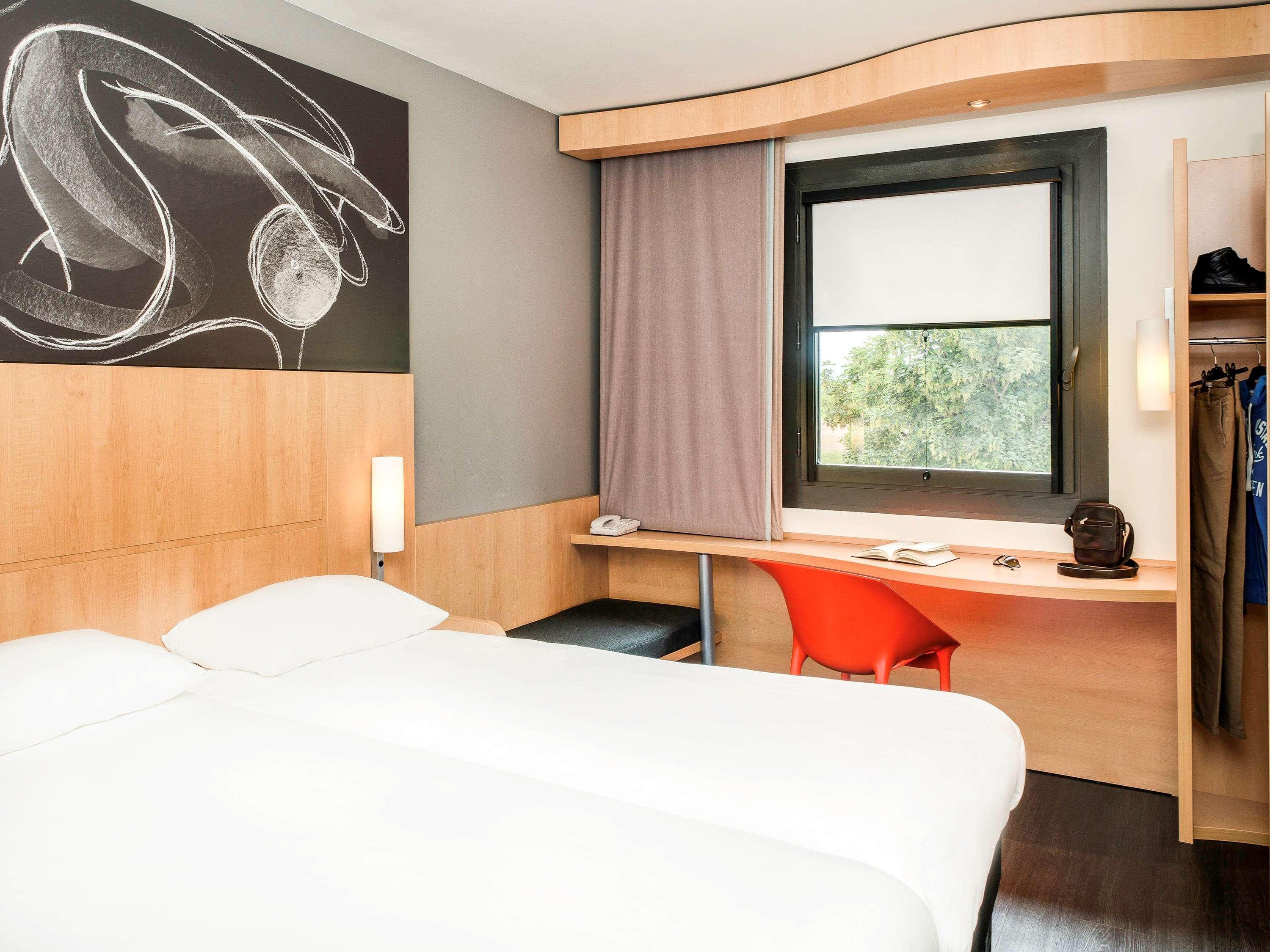 Ibis Montceau Les Mines Hotel Kültér fotó
